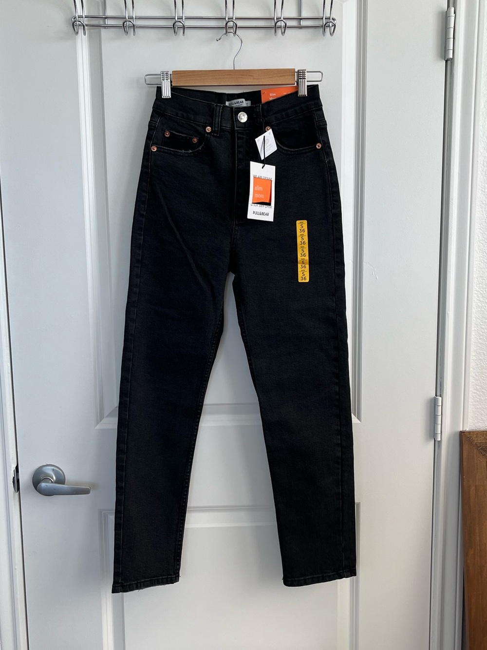 Pull&Bear - Slim Mom Jeans, Black Denim, Size EUR 36/USA 4